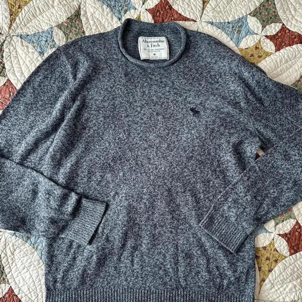 Vintage Y2K gray Abercrombie and Fitch roll neck sweater
